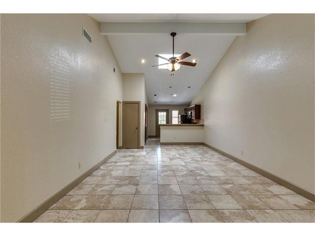 Foto del edificio - 2921 Clover Ln