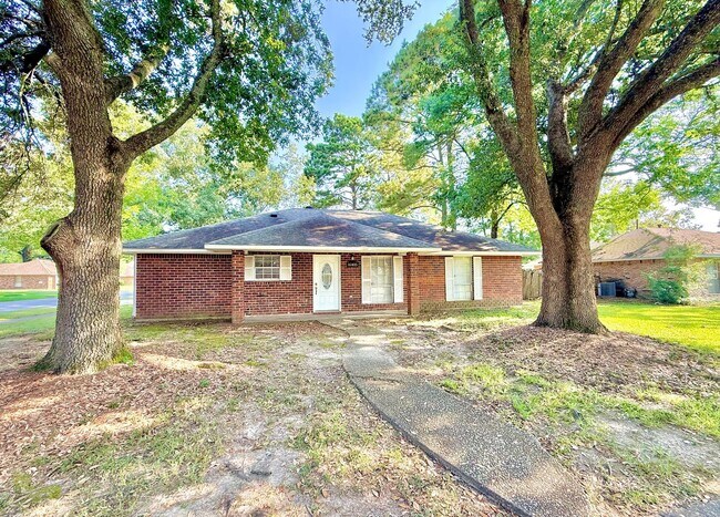 Foto del edificio - 16405 Patton Ave