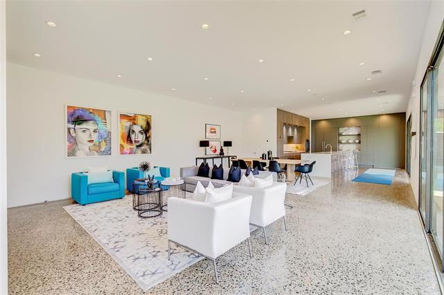 Foto del edificio - 4439 Kelton Dr