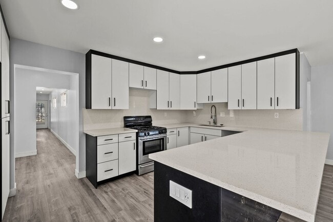 Building Photo - 2321 W Avenue M4