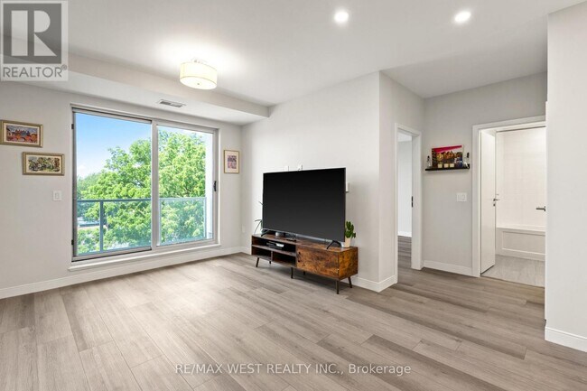 Building Photo - 118 West St