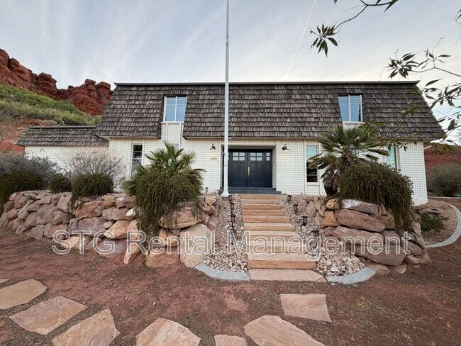 Building Photo - 600 N 260 W Cir