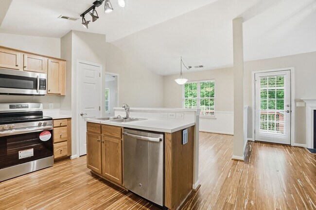 Foto del edificio - 2830 Black Walnut Ln