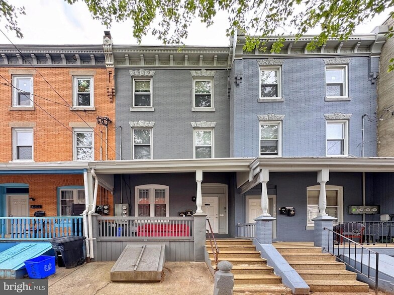 Primary Photo - 325 N Preston St