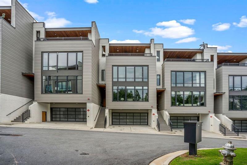 Foto principal - 906 Lenox Way NE