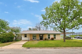 Building Photo - 2713 Friar Tuck Ln
