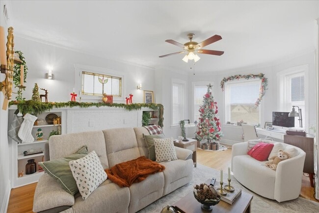 Building Photo - 1123 N Christiana Ave