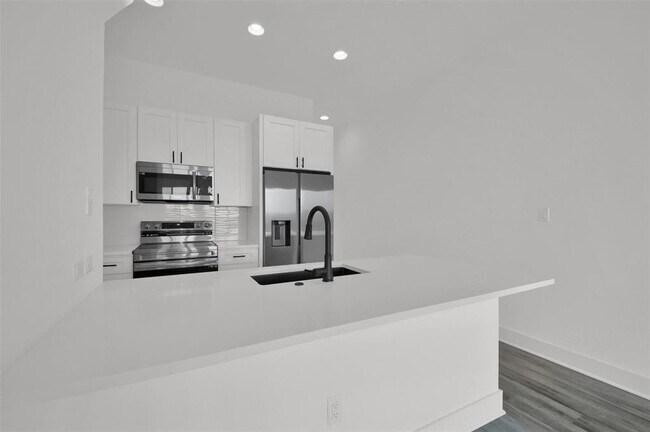 Building Photo - 21200 Portsmouth Cove