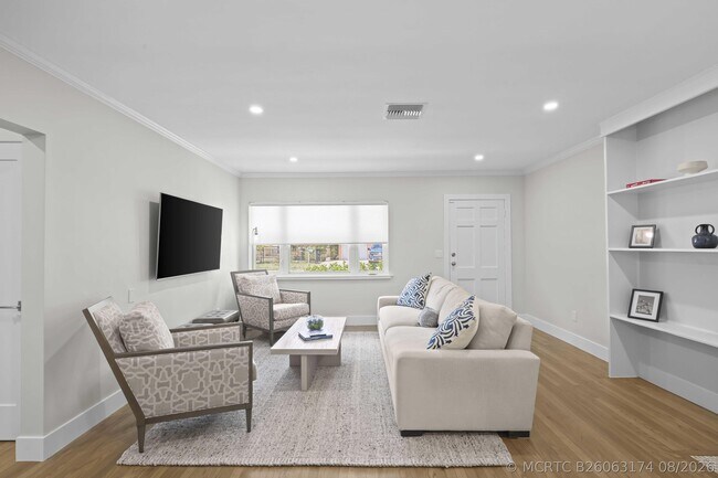 Building Photo - 1714 N Palmway