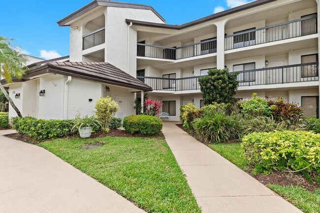 Foto del edificio - 5380 Cedar Lake Rd