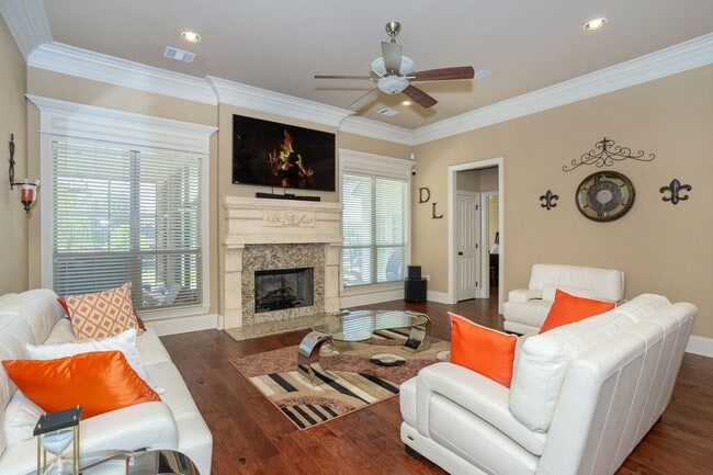Building Photo - Fully Furnished, All-Inclusive Lakefront L...