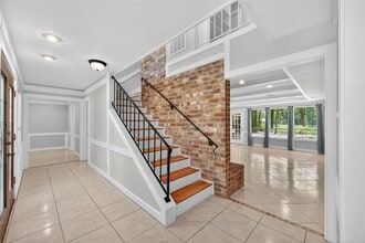 Building Photo - 663 Ravensworth Dr