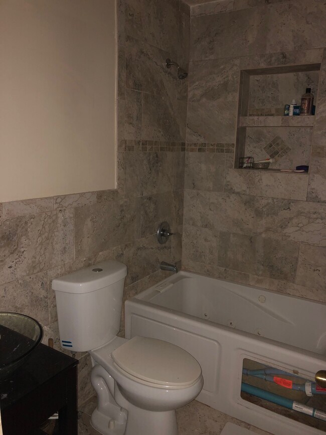 Foto del edificio - 2211 NW 6th Ct
