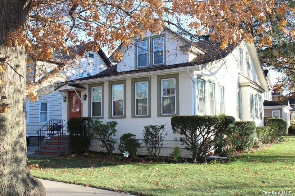 54 Floral Blvd, Floral Park, NY 11001 Townhome Rentals in Floral Park NY