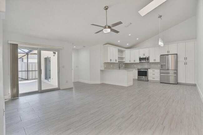 Building Photo - 5230 Woodruff Ln