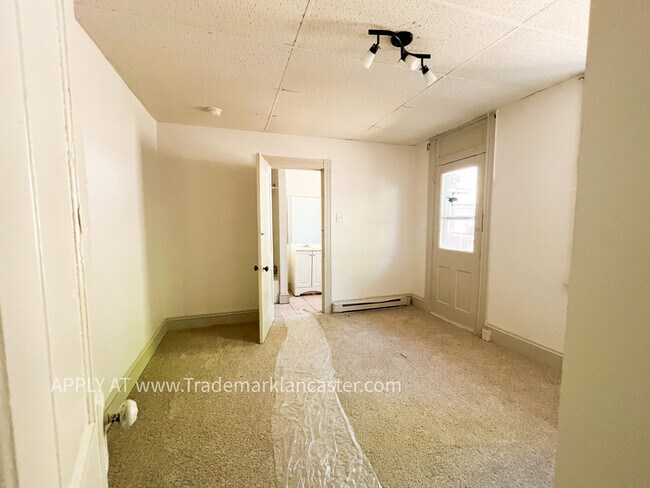 Building Photo - 503 Manor St