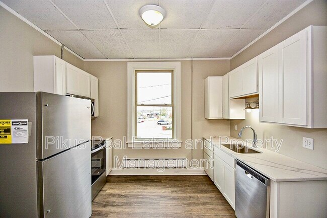 Building Photo - 111 Lincoln Way W Apt 1