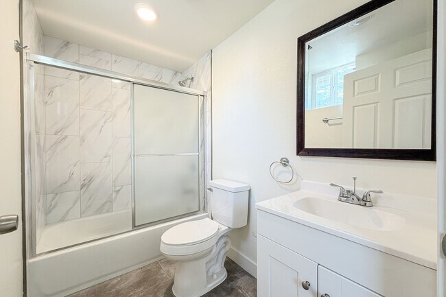 Foto del edificio - 732 E 52nd St