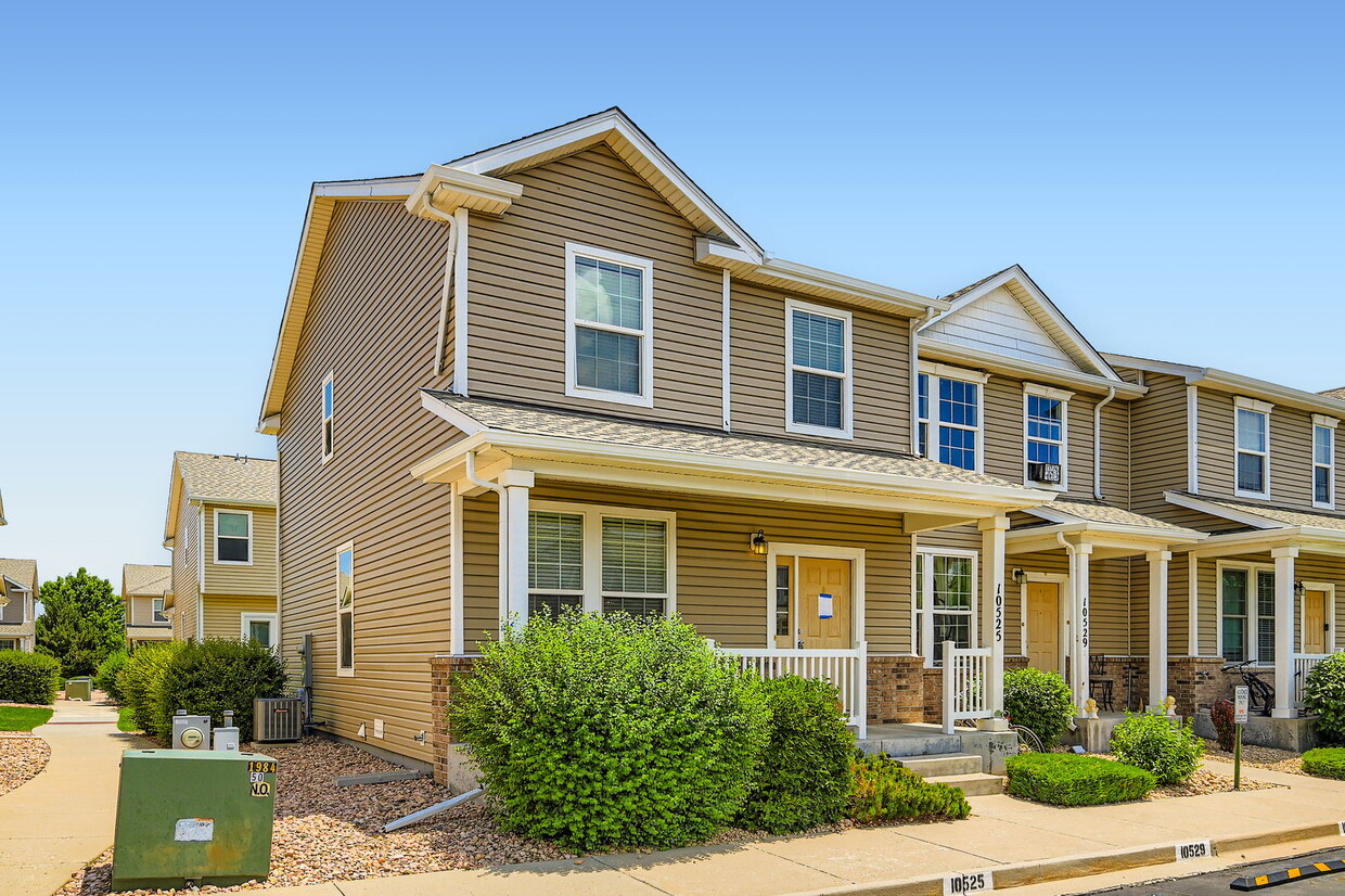 Primary Photo - Fountain Townhome
