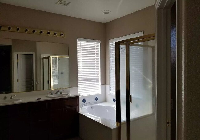 Building Photo - 4109 Spring Mountain Ct