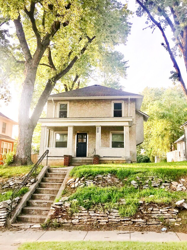 Primary Photo - 4340 Seward St