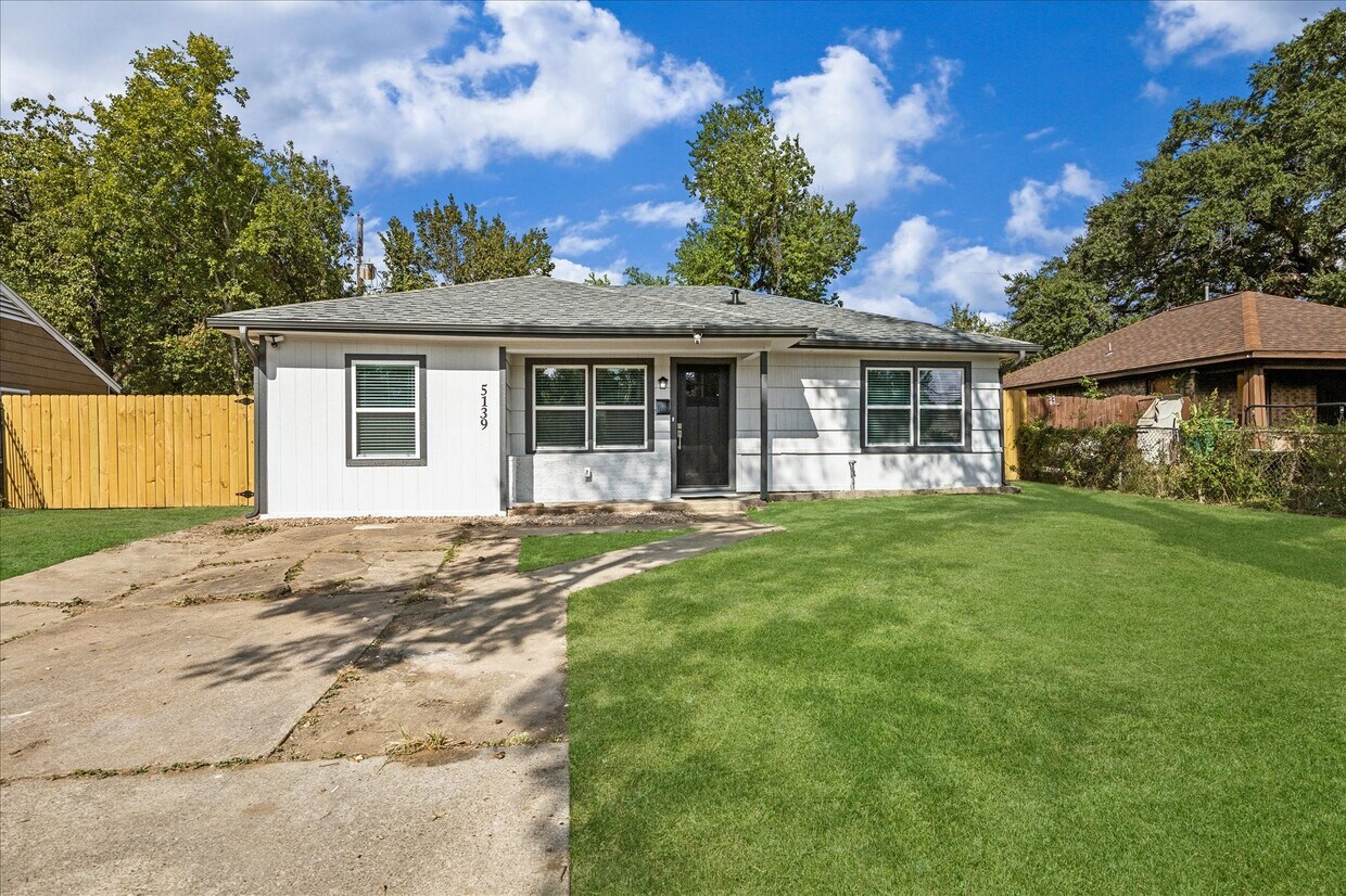 Foto principal - 5139 Enyart St