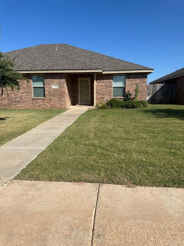 Building Photo - 6131 72nd Pl