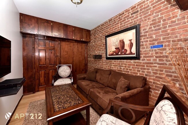 Foto del edificio - 225 E 83rd St