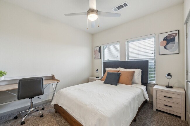 Foto del edificio - 2051 Mayfield Pkwy