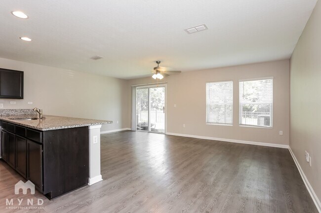 Foto del edificio - 793 Henley Ct