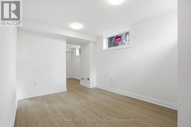 Building Photo - 85 Allanbrooke Dr