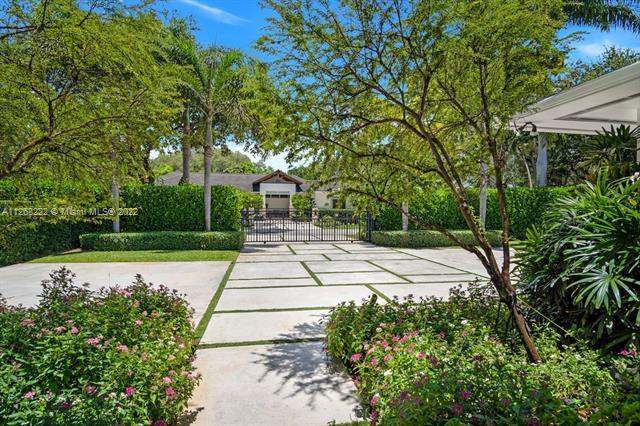 Building Photo - 10755 SW 83rd Ave