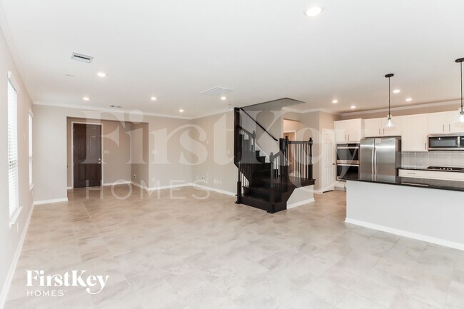 Foto del edificio - 16550 Bouldgreen St