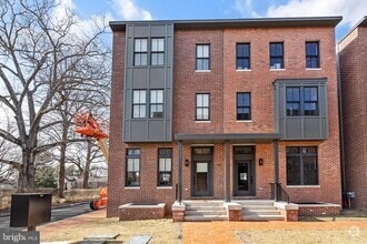 Building Photo - 113 Thornton Ln
