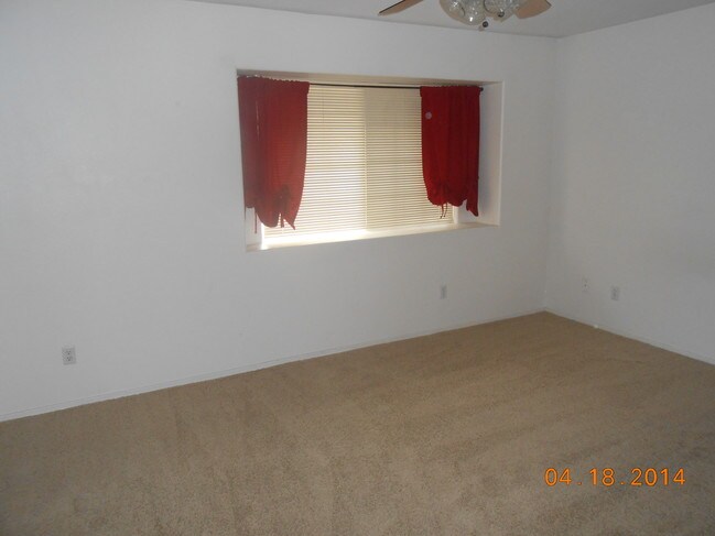 Building Photo - 860 N MCQUEEN Rd
