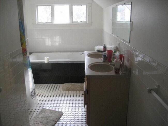 Foto del edificio - Top-notch and stunning apartment