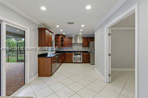 Foto del edificio - 8937 NW 3rd Ct