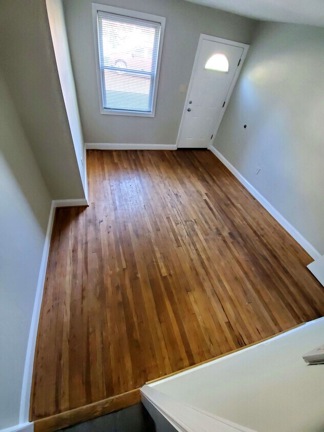 Living room - 1733 F St NE
