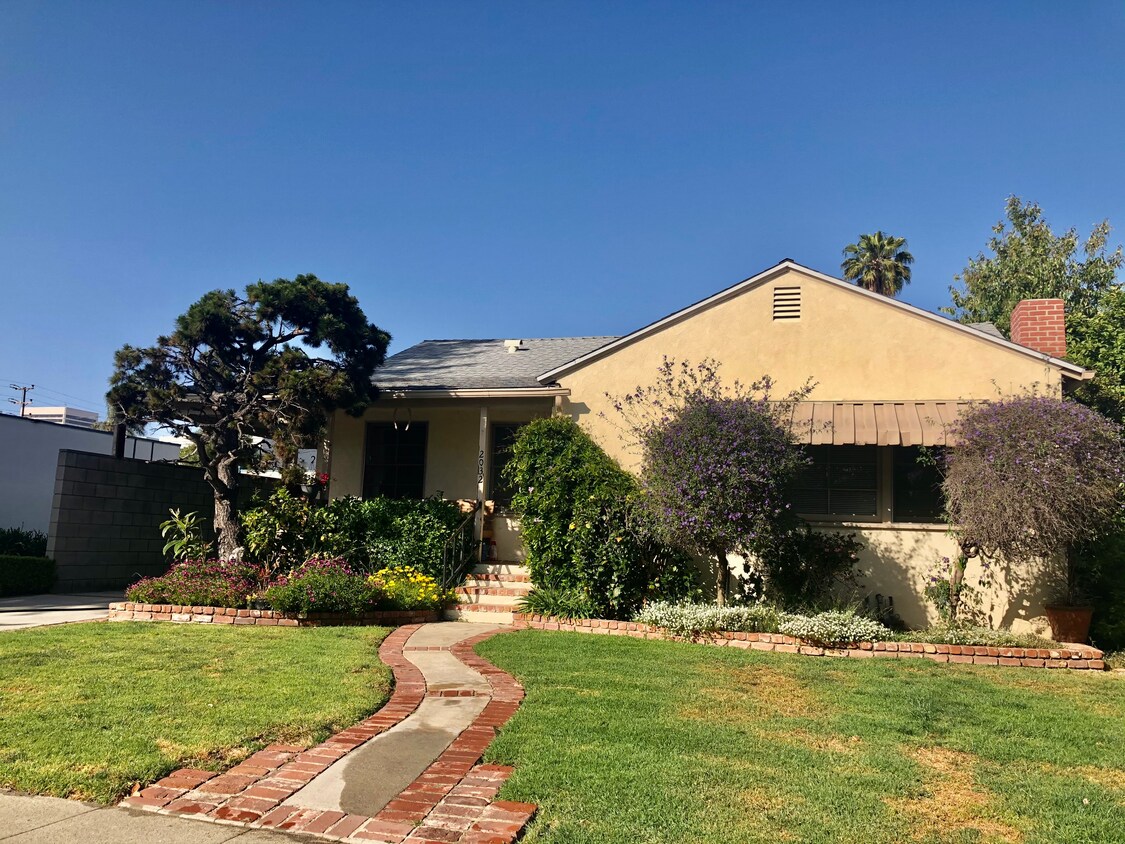 Primary Photo - 2034 Butler Ave