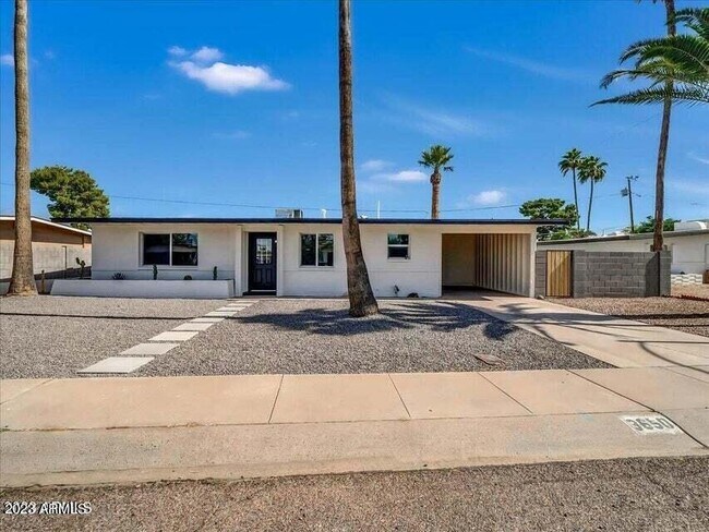 Foto del edificio - 3650 E Laurel Ln