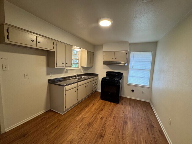 Building Photo - 3 Bed Shreveport Gem