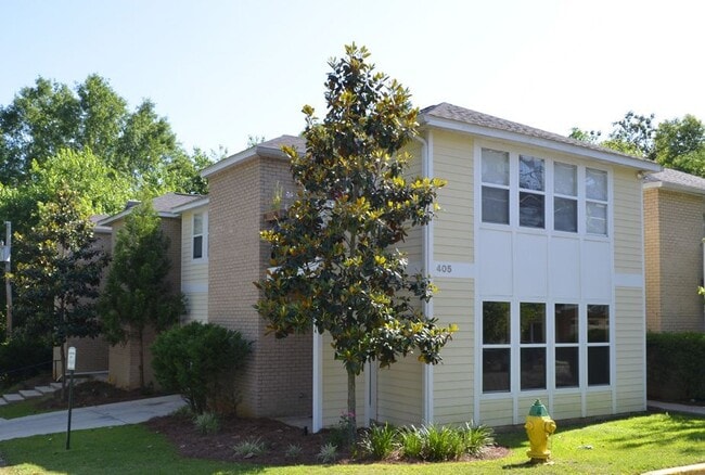 Building Photo - 405 All Saints St