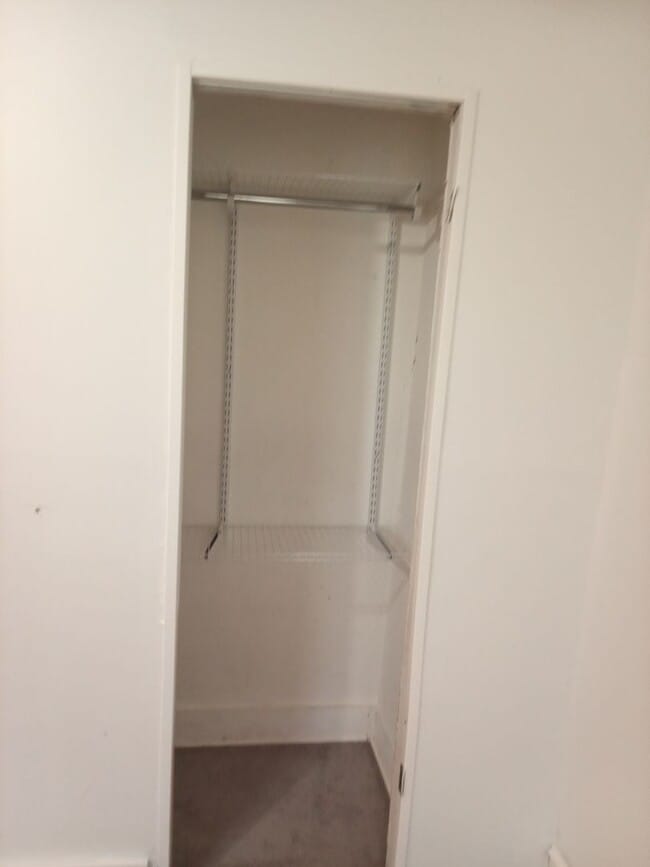 Foto del edificio - Quiet block, cozy home with extra touches