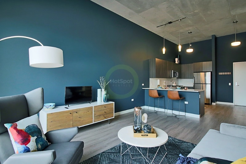Photo - 709 N Milwaukee Ave