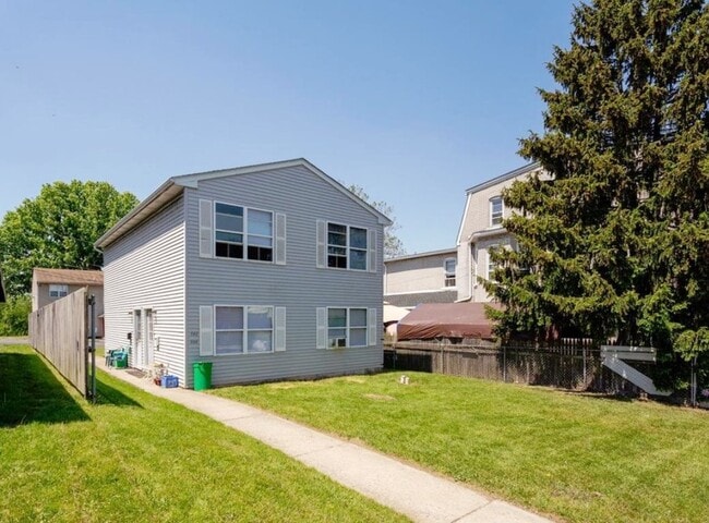 Building Photo - 642 Genesee St