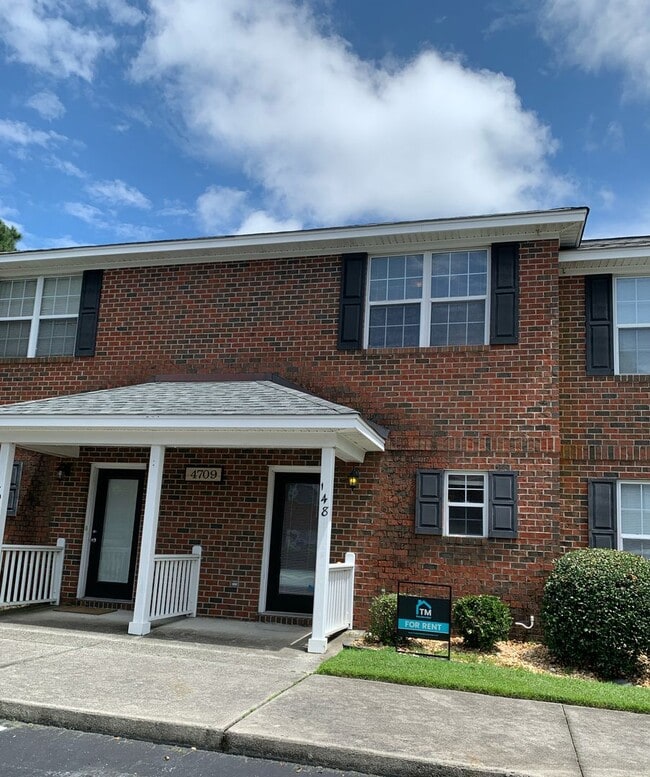 Foto del edificio - 2 Bedroom 1.5 Bath Townhome in Pleasant Gr...