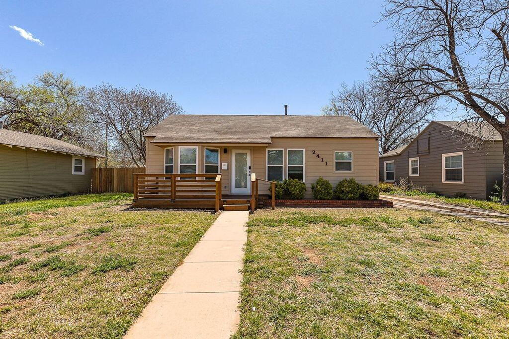 Foto principal - 2411 24th St