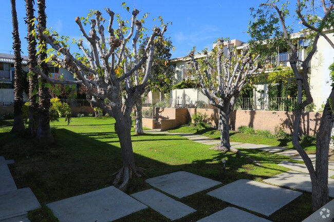 Building Photo - 6259-6301 Coldwater Canyon Ave