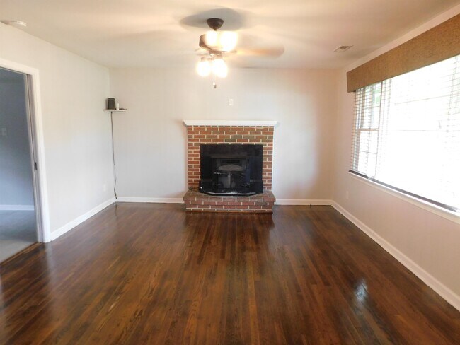 Building Photo - 13940 Ramblewood Dr