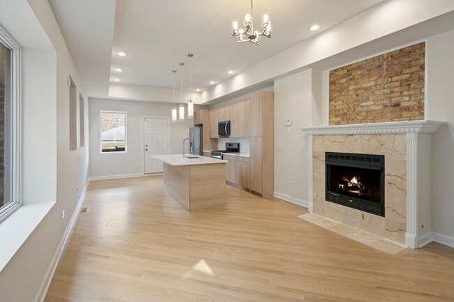 Building Photo - 6505 S Woodlawn Ave